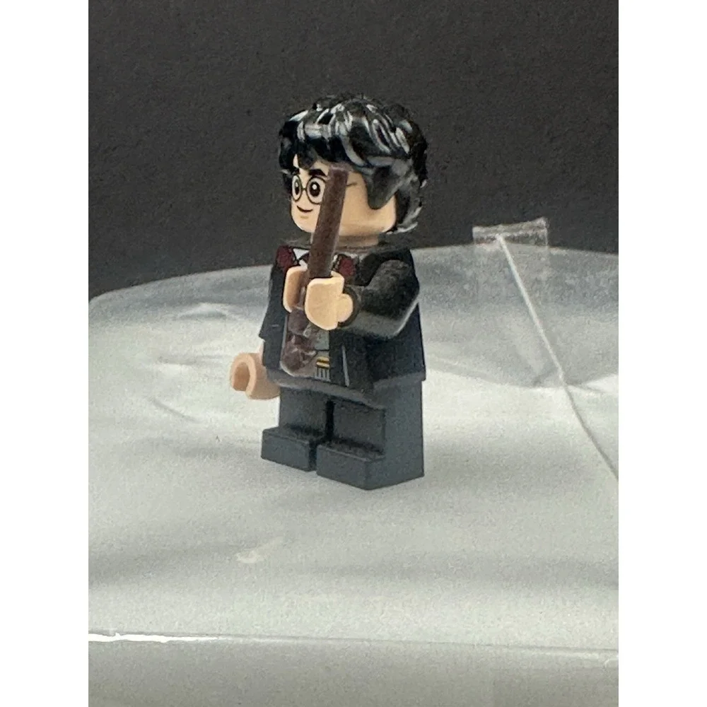 LEGO Harry Potter, Gryffindor Robe Minifigure Advent Calendar 2022 76404